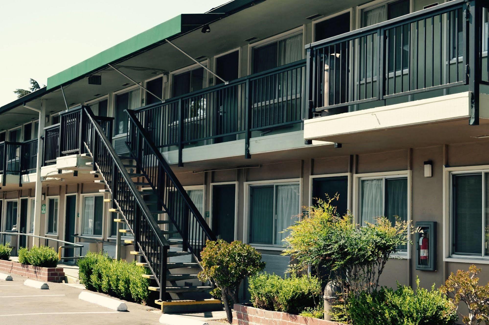 Quality Inn & Suites Silicon Valley Santa Clara Zewnętrze zdjęcie